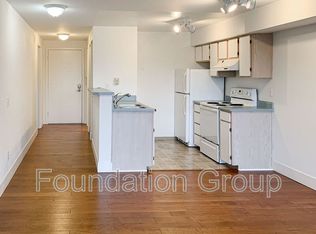 9400 Roosevelt Way NE #302, Seattle, WA 98115