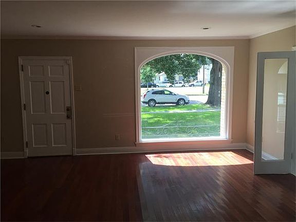3rd image of 4911 Western St