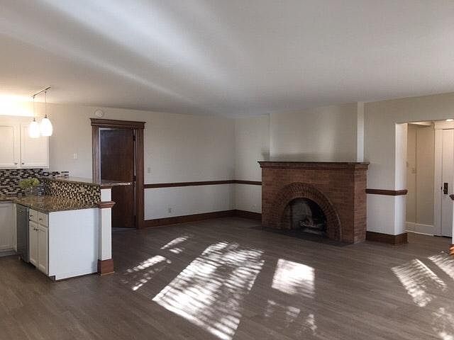 Gas log fireplace in great room