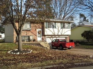 17 James Ct, Ballwin, MO 63021