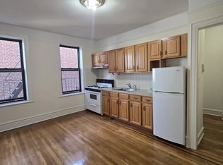 22-18 42nd St #B3, Astoria, NY 11105