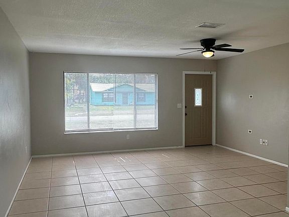 2nd image of 511 Dinner St NE