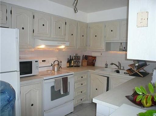 5th image of 1800 Collins Ave APT 11D