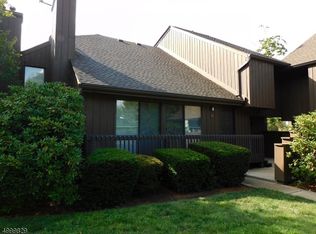 84 Kingsberry Dr, Somerset, NJ 08873