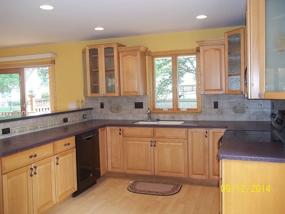 2nd image of 28 Jefferson Ave