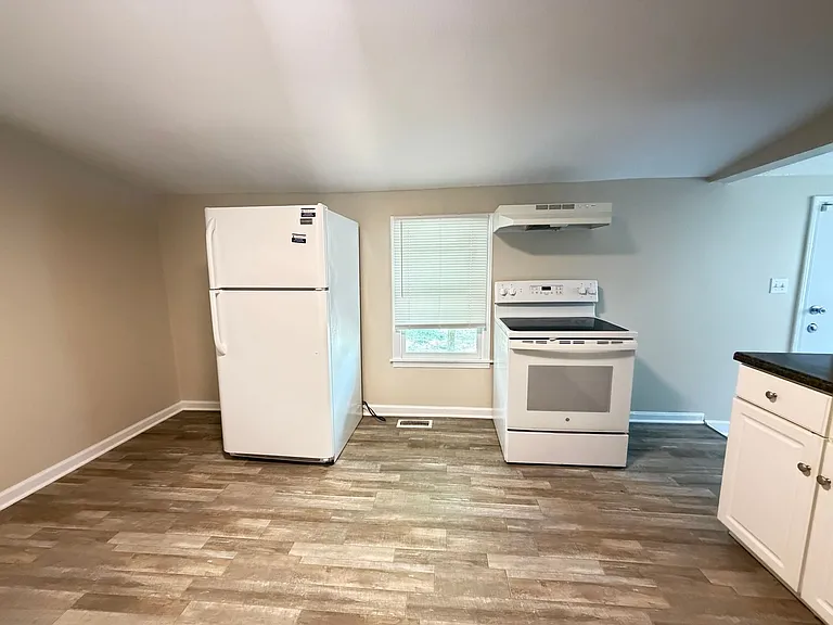 1411 Sale Ave — Photo 9