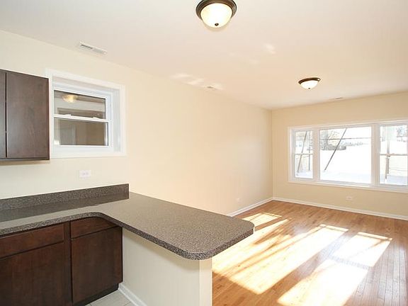 3rd image of 4246 W Fullerton Ave #2
