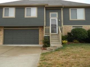 1005 Bunting Ln, Liberty, MO 64068