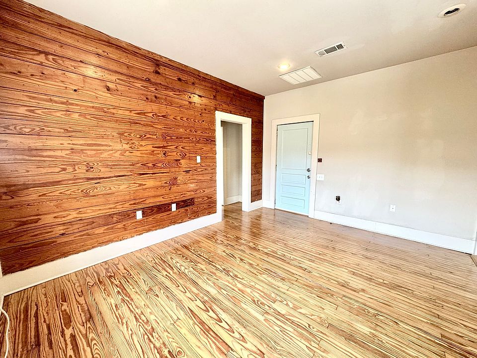 1st image of 149 E State St APT 6