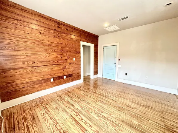 149 E. State Street - Consignment, 149 E State St APT 6, Baton Rouge, LA 70802