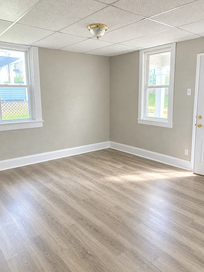 25 Oak Street — Photo 3