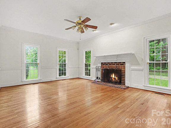 5th image of 9549 Millen Dr