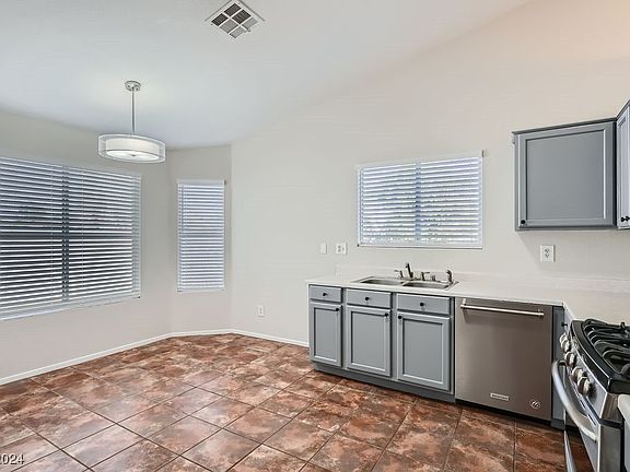 4th image of 629 Holly Bush Ct