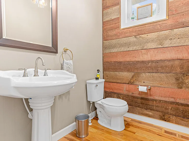 225 Paisley Ln — Photo 17