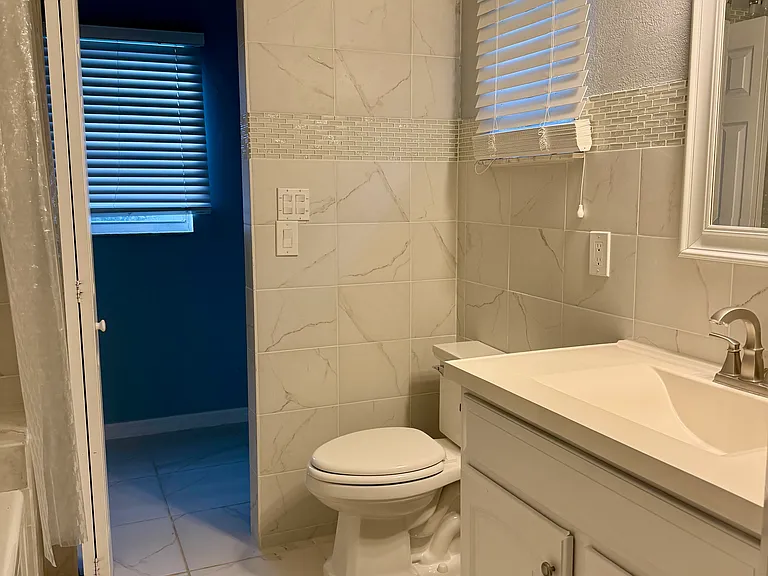 4118 W Palmira Ave — Photo 25