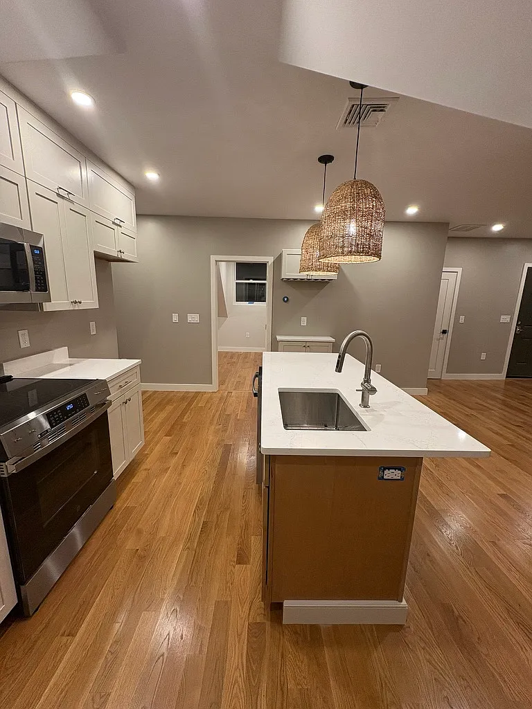 2 bed, 1150 sqft, $2,200 — Photo 4