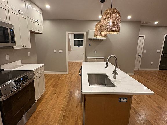 4th image of 16 8th St #3