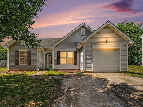 3421 Glen Lyon Dr, Winston Salem, NC 27107