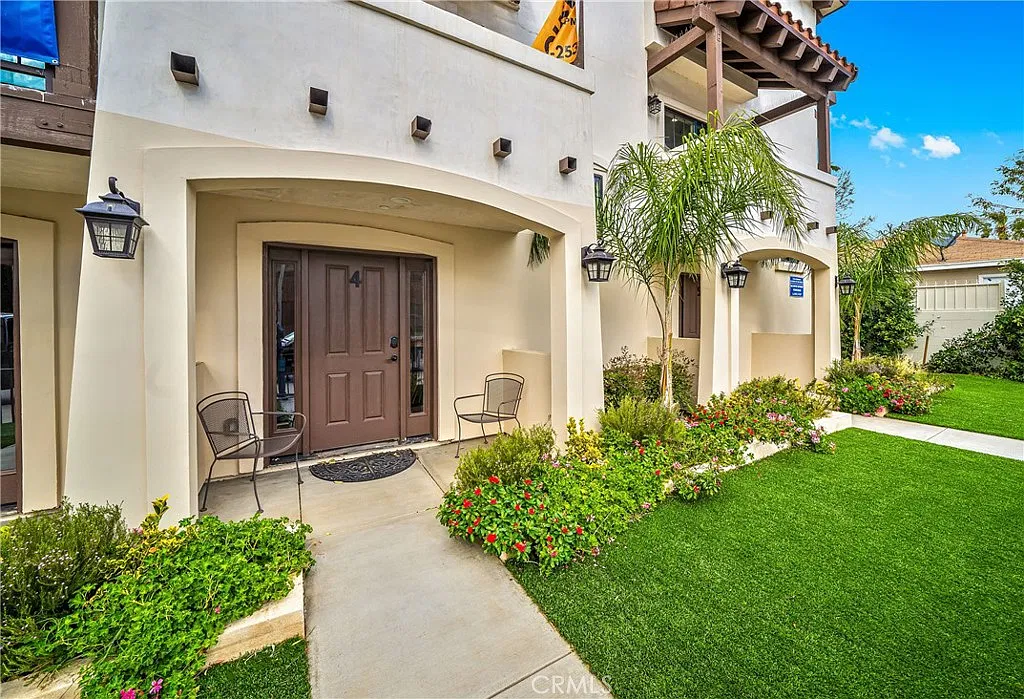 2 bed, 3.5 bath, 1730 sqft, $3,750 — Photo 1