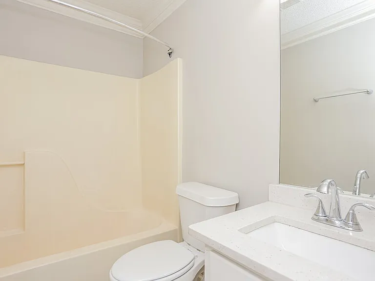 215 Ashland Manor Dr — Photo 16