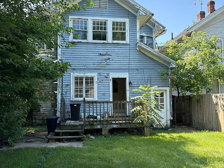 801 Grafton Ave — Photo 2