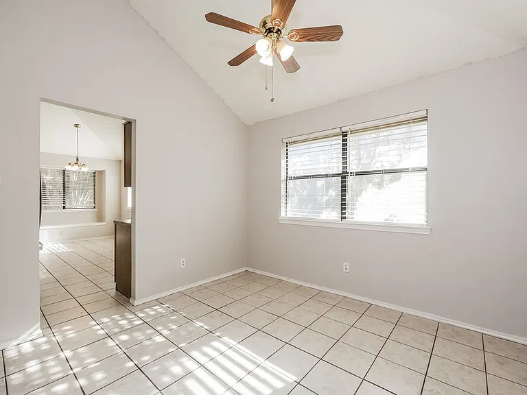 3309 Creekwood Ln — Photo 5