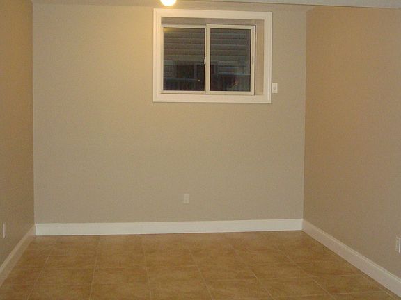 5th image of 323 Stewart Ave #2