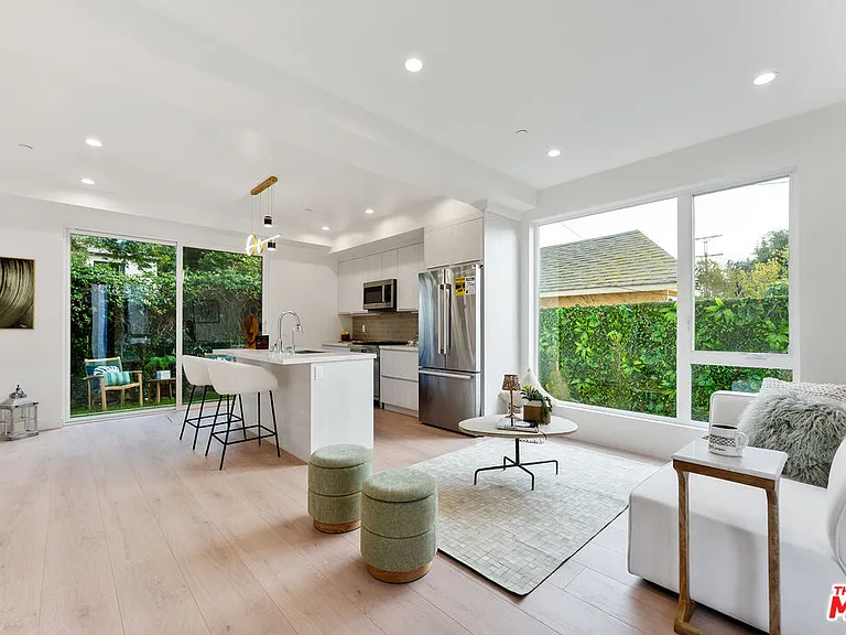 3930 Minerva Ave — Photo 3