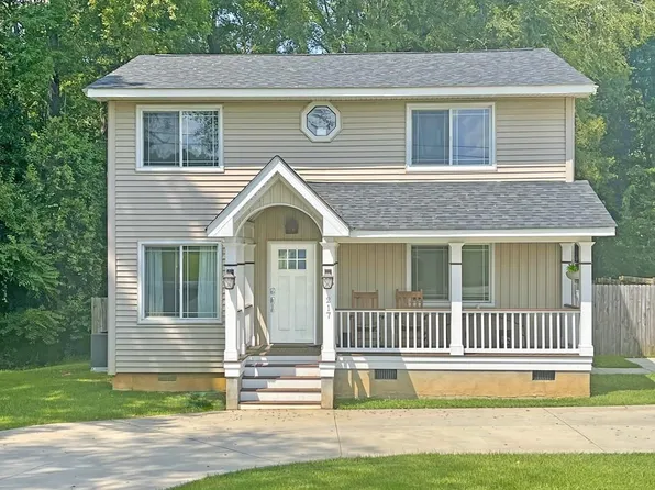 217 Phillips Cir, Greenwood, SC 29649