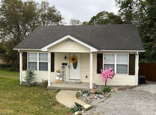 704 E Locust St, Scottsville, KY 42164