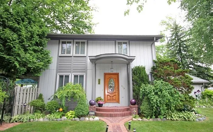 615 Davis Ave — Photo 1