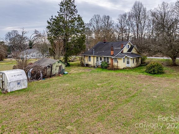 5th image of 326 W Charlotte Ave