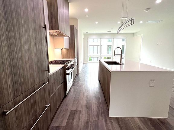 4th image of 3527 Normandy Ave #26