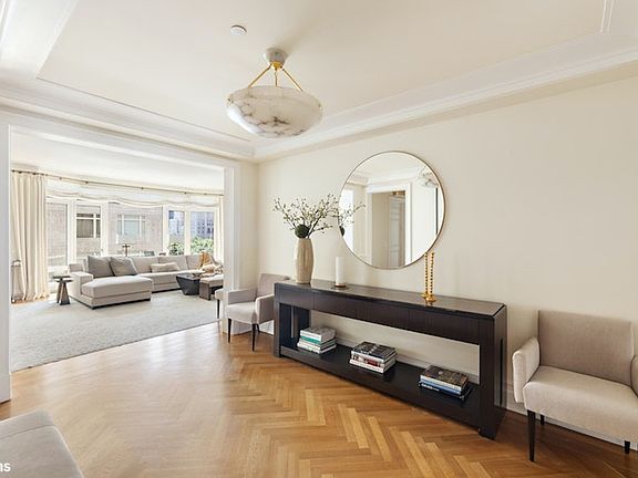 3rd image of 15 Central Park W APT 11G
