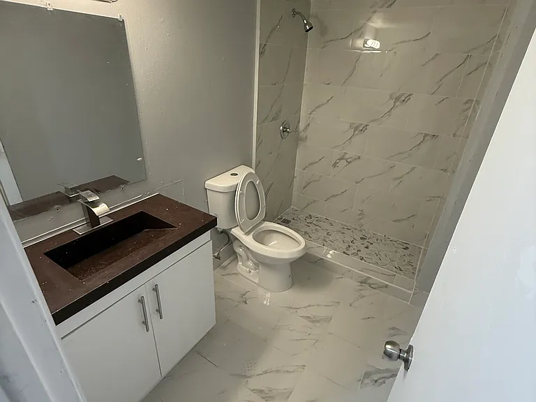 6840 Pembroke Rd — Photo 8