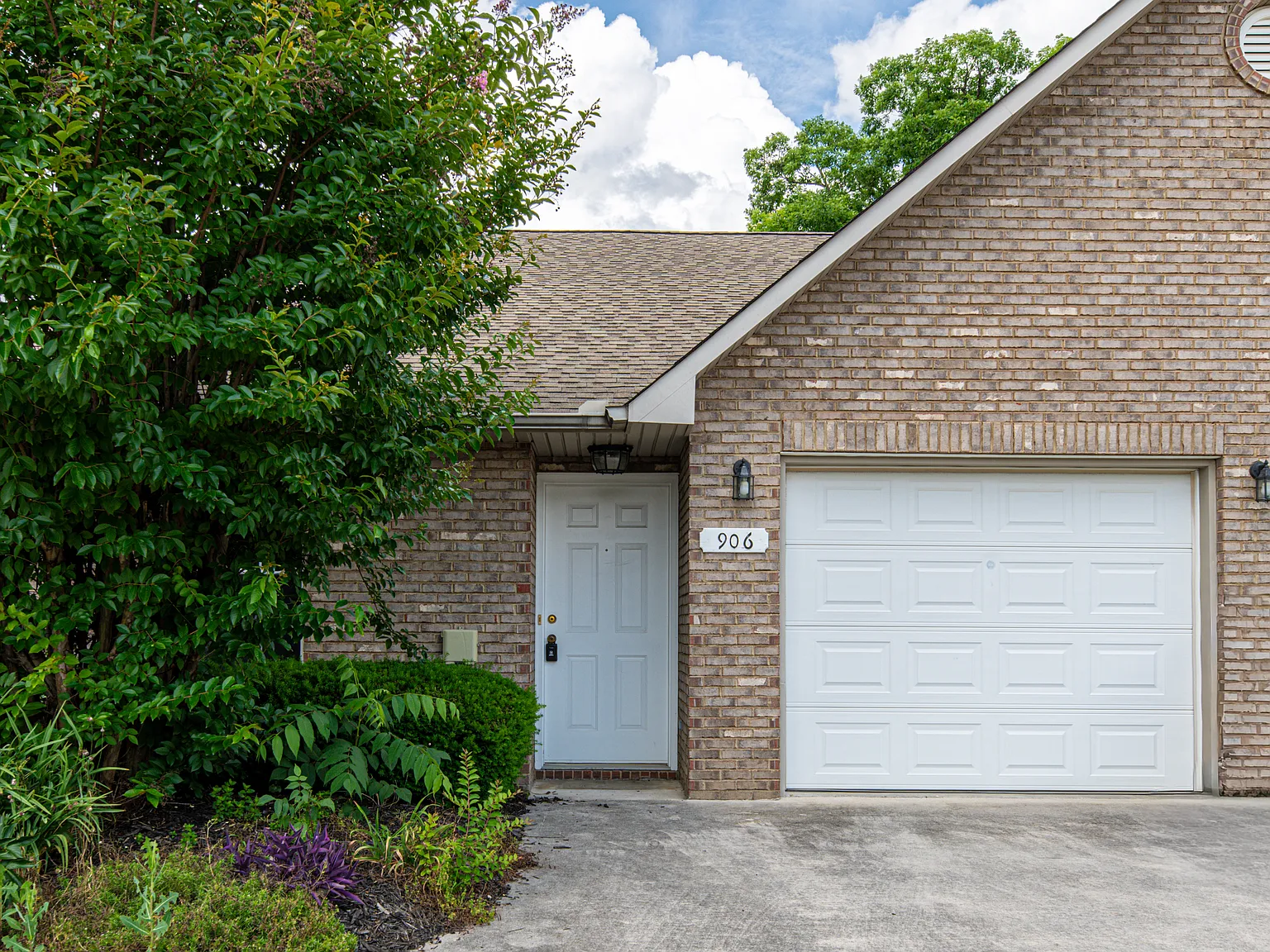 Mercer Drive - 906 - 1 — Photo 1