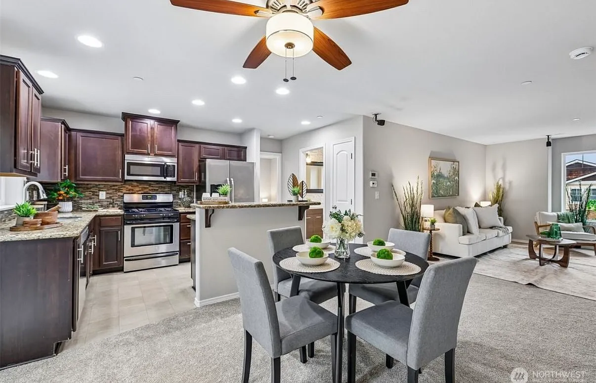 5 bed, 2020 sqft, $4,200 — Photo 3