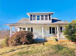 53 Wagoner St, Sparta, NC 28675