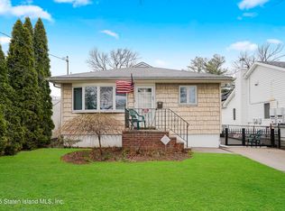 23 Melrose Pl, Staten Island, NY 10308