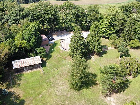 3rd image of 830 Clark Hill Rd