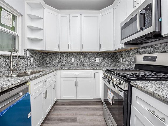 3rd image of 8930 Easthaven Blvd