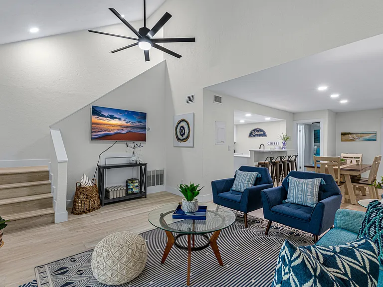Windjammer Ln — Photo 1