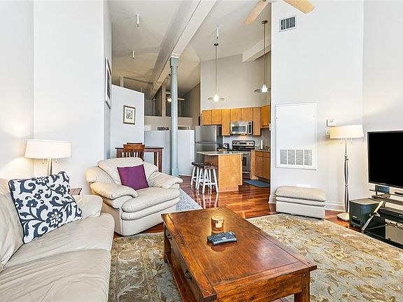 4th image of 920 Poeyfarre St APT 366