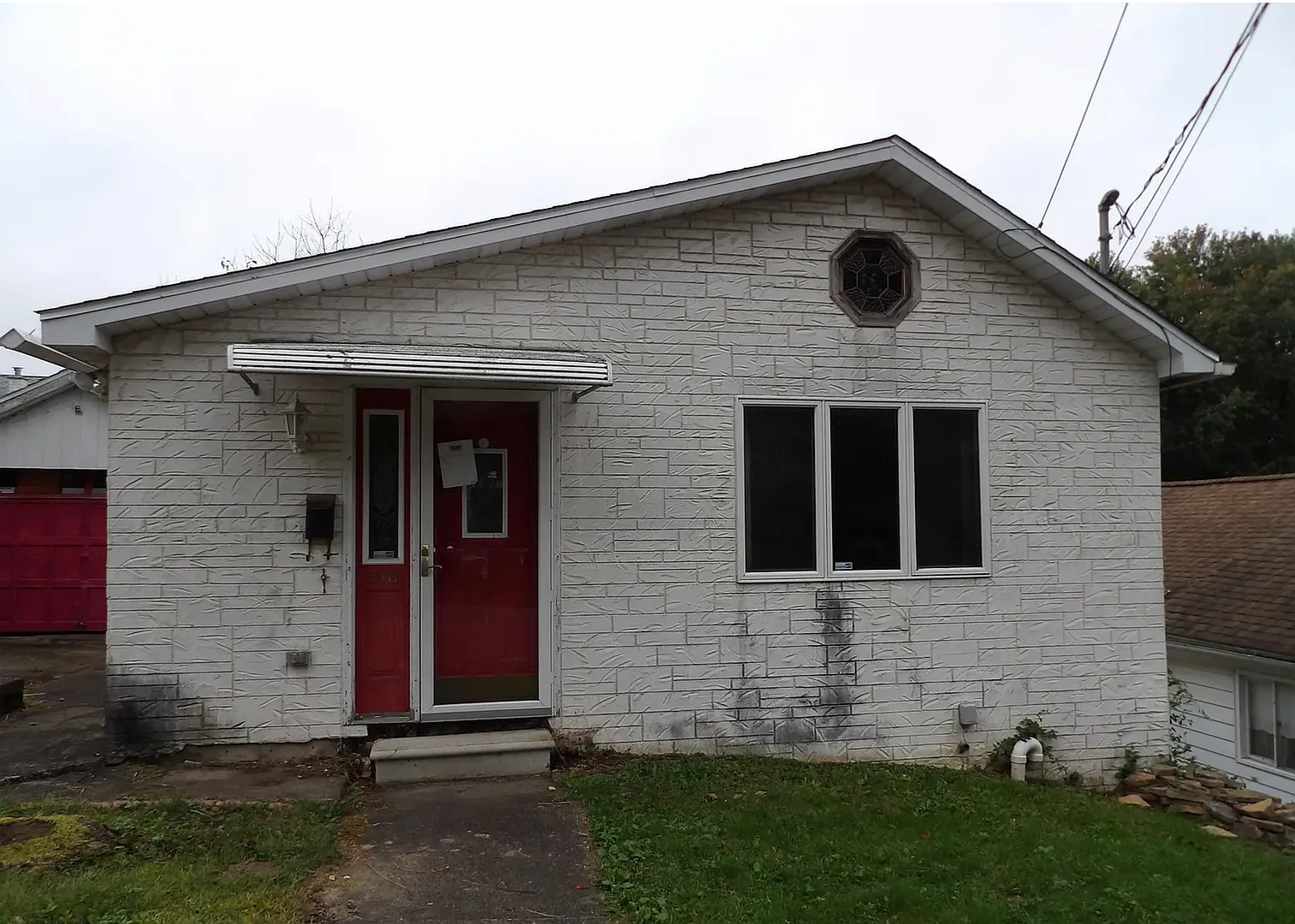 516 Winter St photo 1