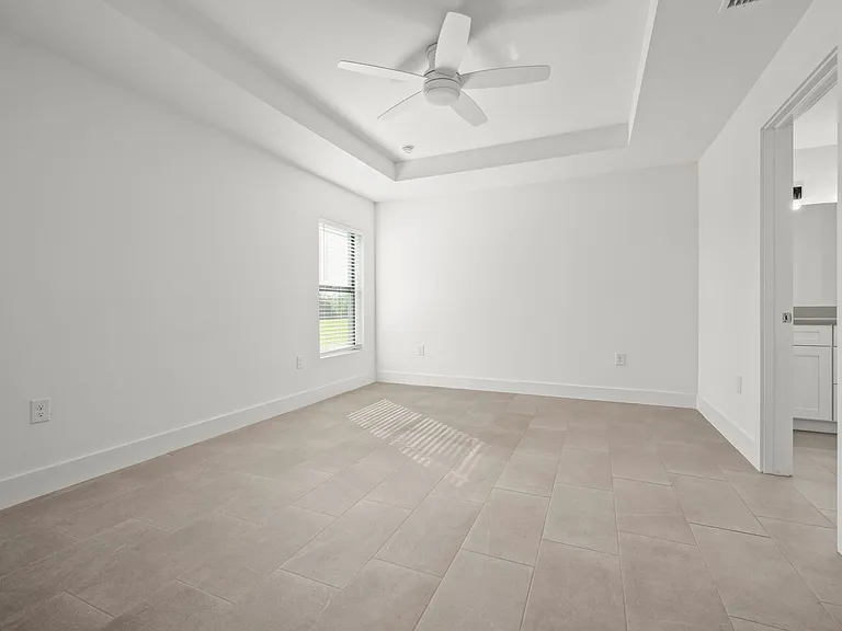 1392 San Cristobal Ave — Photo 11