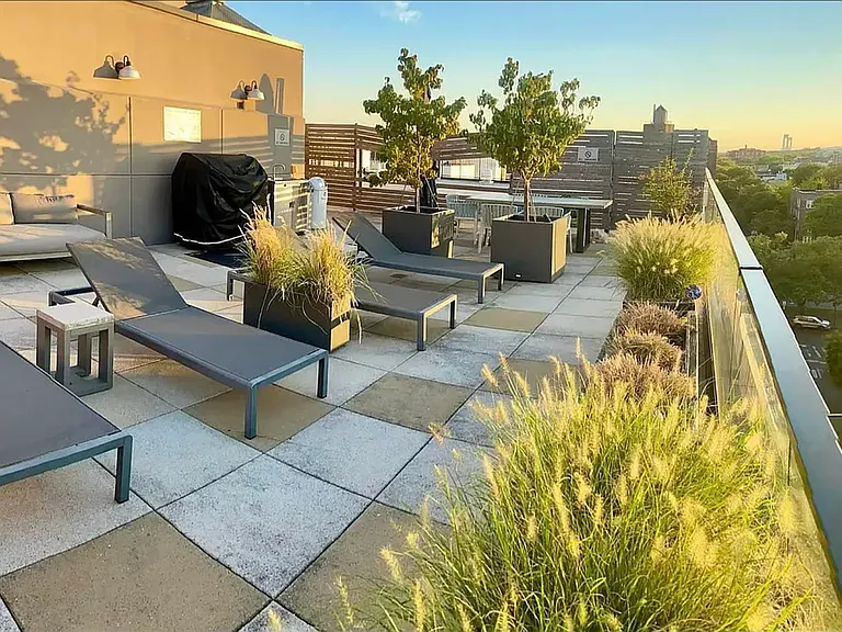264 Webster Ave #201 — Photo 12