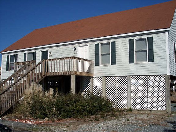 2nd image of 210 Port Dr