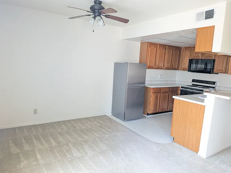 337 N Buena Vista St #202 — Photo 9