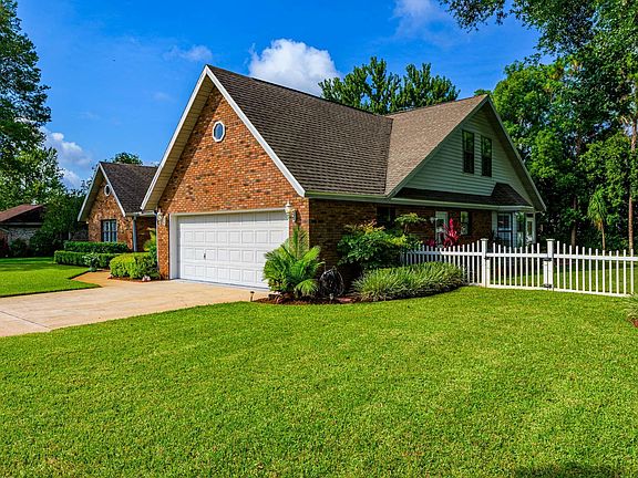 3rd image of 21 Winding Creek Way