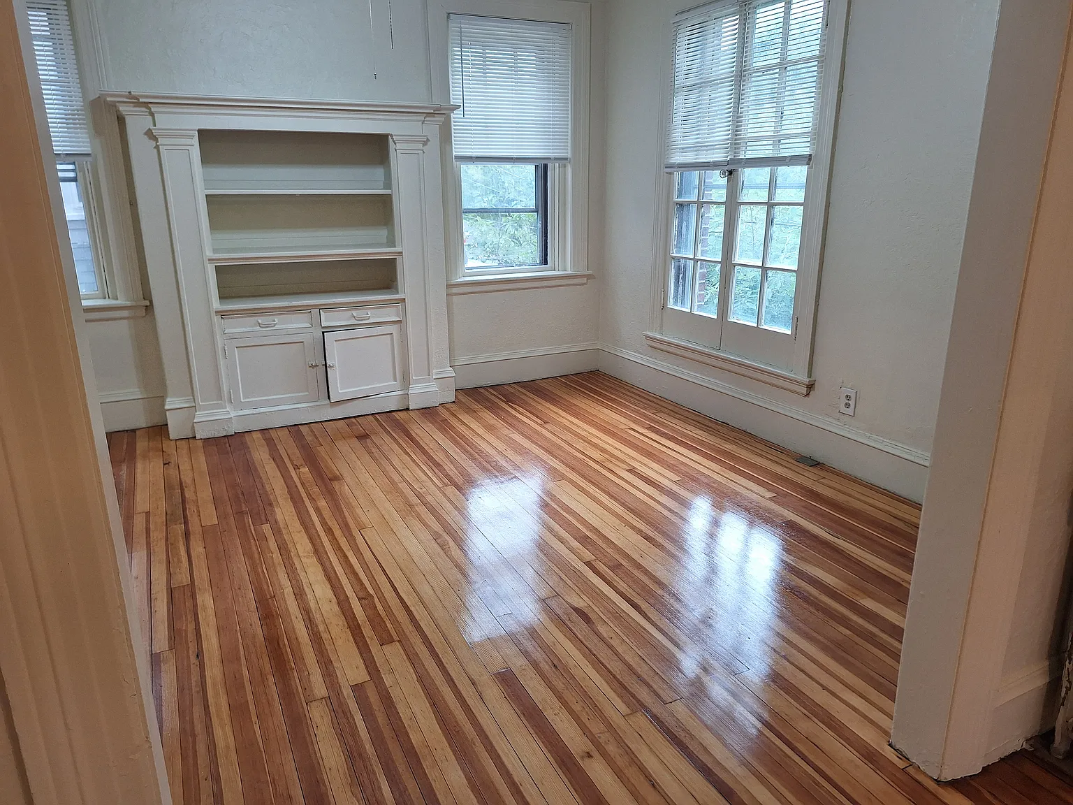 2 bed, 855 sqft, $1,800 — Photo 4